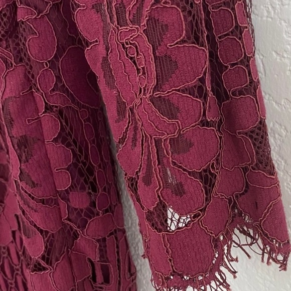 Lace crochet long sleeve red dress - Picture 4 of 4